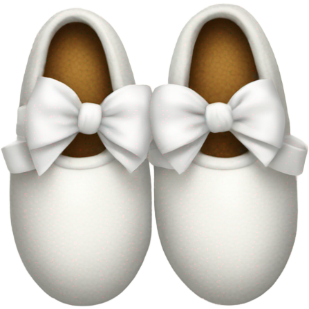 Cosy white slippers with bow